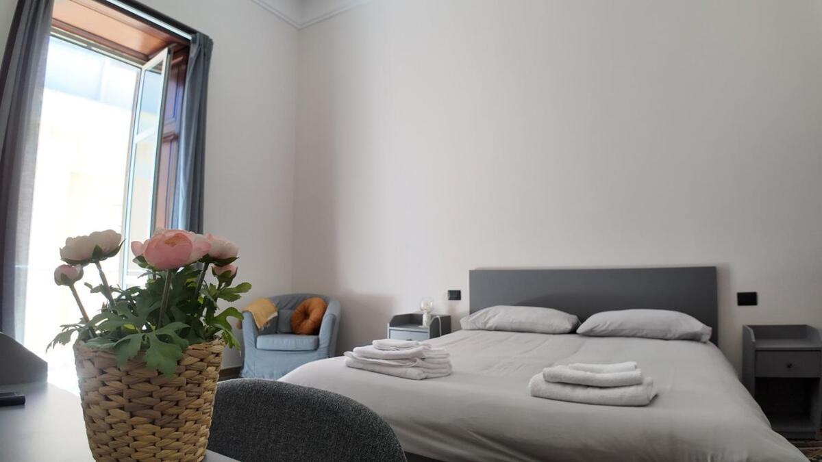 Casa Manu Nuovo Appartamento In Centro Storico Benevento Esterno foto