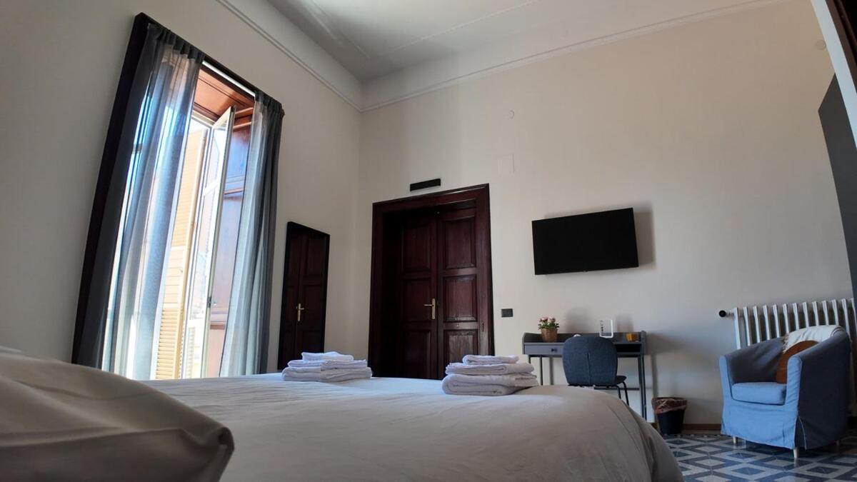 Casa Manu Nuovo Appartamento In Centro Storico Benevento Esterno foto