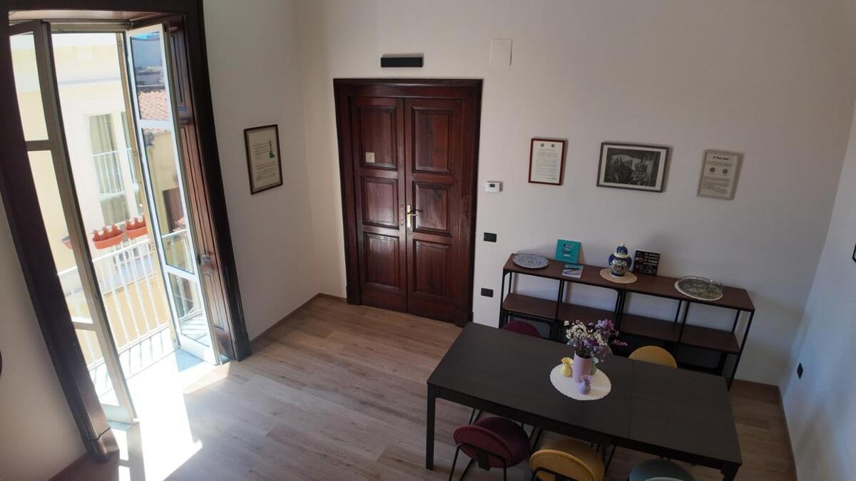 Casa Manu Nuovo Appartamento In Centro Storico Benevento Esterno foto