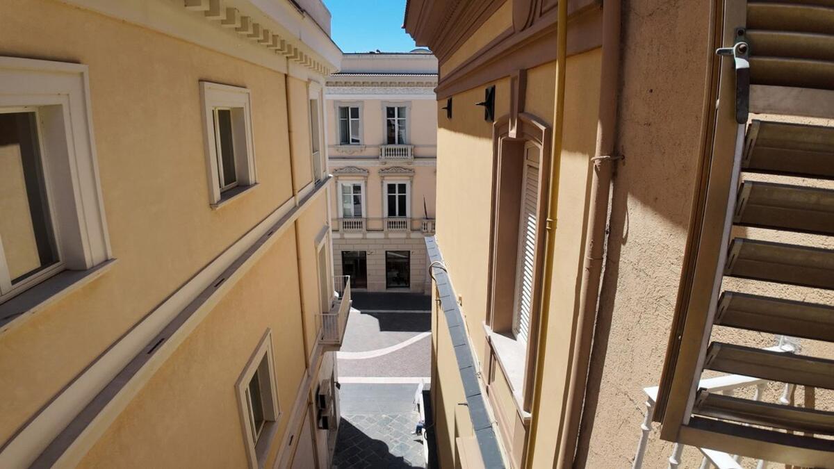 Casa Manu Nuovo Appartamento In Centro Storico Benevento Esterno foto